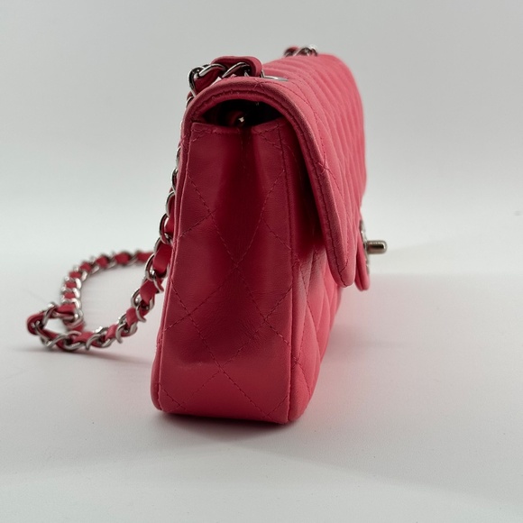 Chanel Classic Flap Shoulder  Bag - Picture 4 of 16